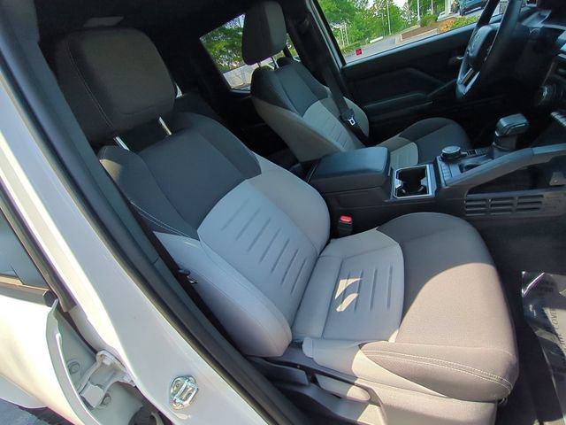 Used 2024 Toyota Tacoma TRD Sport AWD/4WD image 35