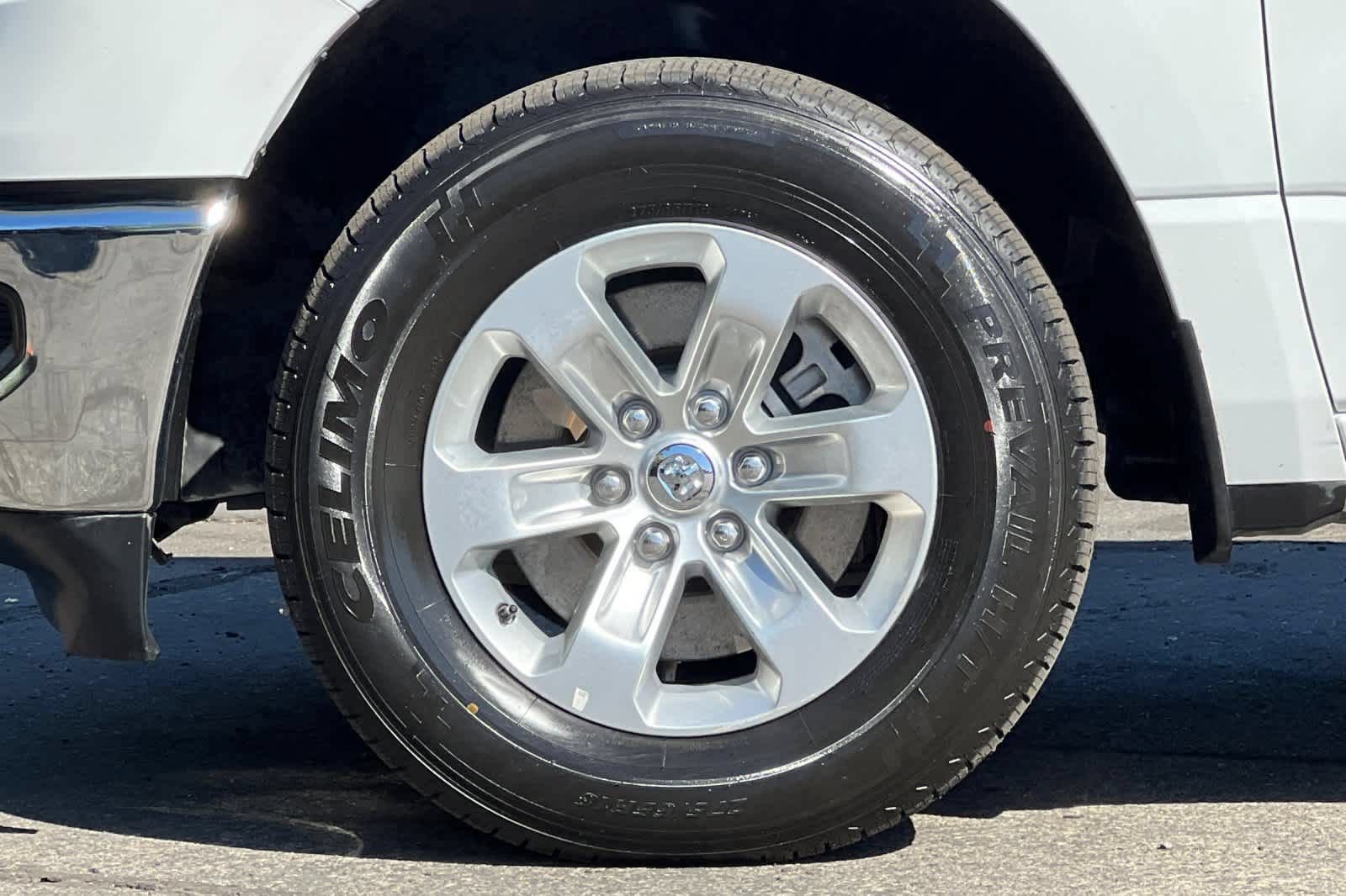 Used 2024 RAM 1500 Laramie RWD image 26