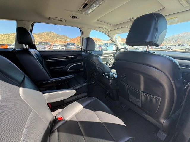 Used 2025 Kia Telluride S FWD image 19