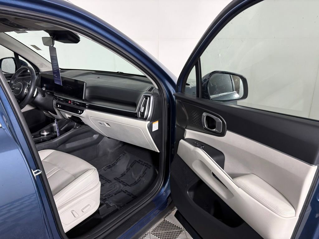 Used 2025 Kia Sorento EX FWD image 38
