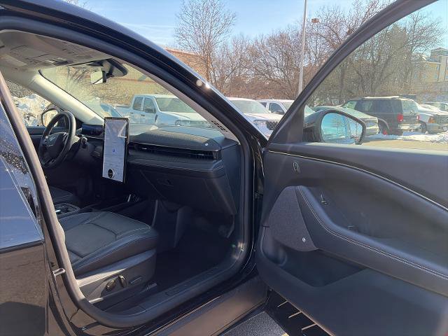 Certified 2025 Ford Mustang Mach-E Premium image 34