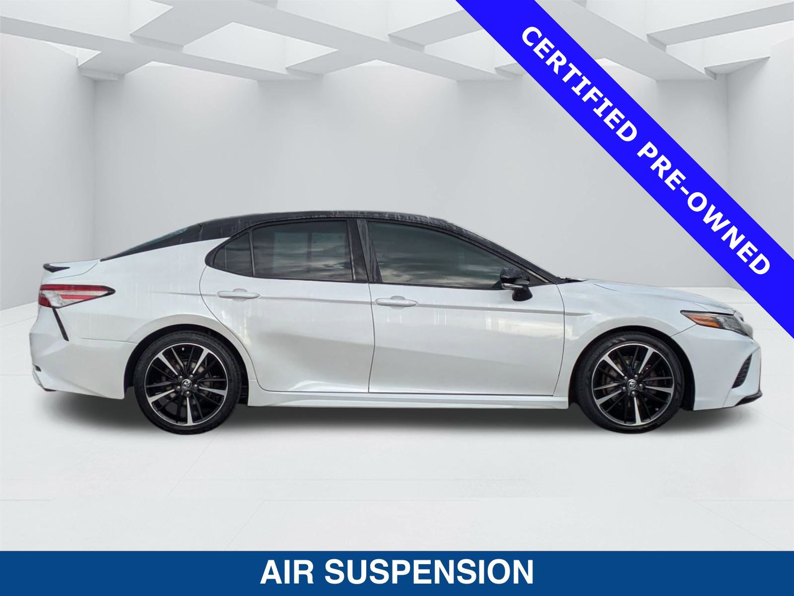 Used 2019 Toyota Camry XSE video 3