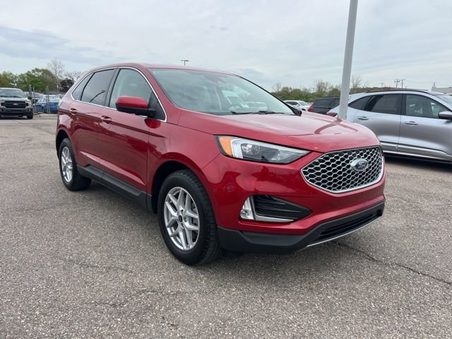 Certified 2023 Ford Edge SEL w/ Convenience Package AWD/4WD image 3