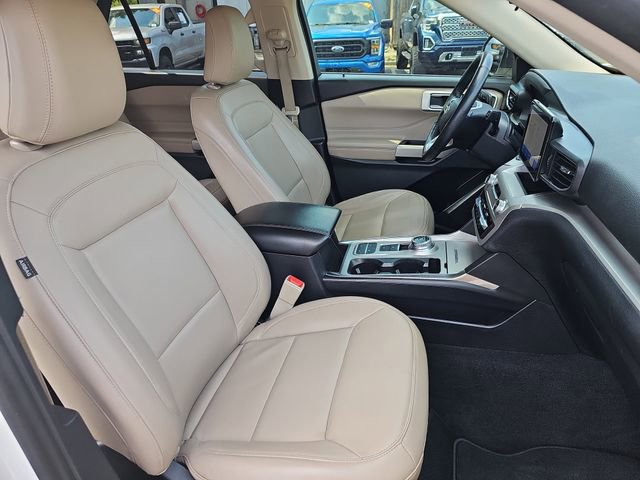 Certified 2021 Ford Explorer XLT w/ Equipment Group 202A RWD image 12
