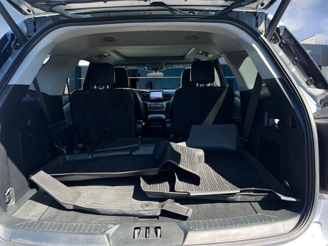 Certified 2023 Ford Explorer XLT w/ Equipment Group 202A RWD image 18