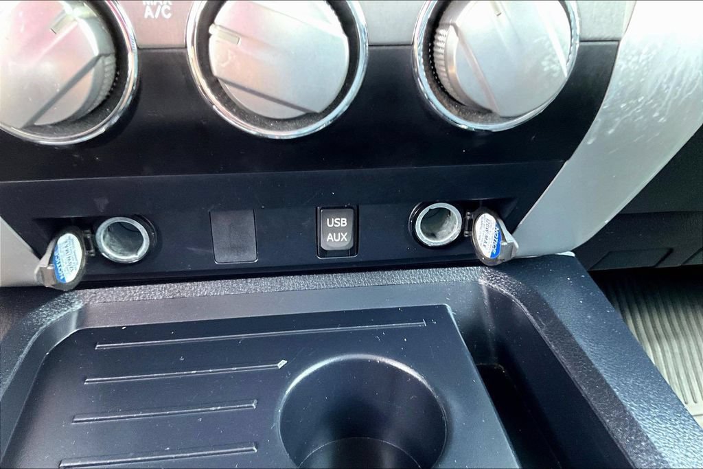Used 2018 Toyota Tundra SR5 w/ SR5 Upgrade Package AWD/4WD image 19
