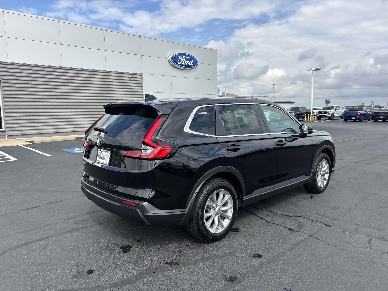 Used 2023 Honda CR-V EX-L image 9