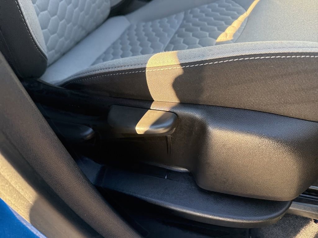 Used 2019 Chevrolet Equinox LS image 30