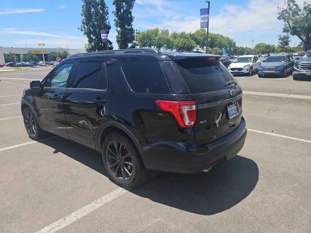 Certified 2018 Ford Explorer XLT w/ Equipment Group 202A FWD image 5