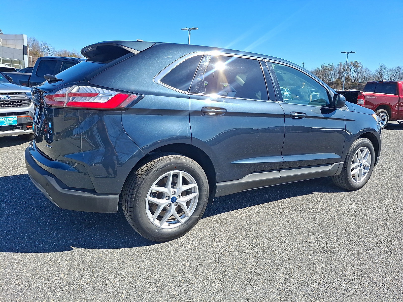 Certified 2022 Ford Edge SEL w/ Convenience Package image 4
