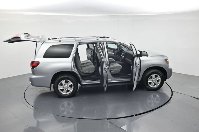 Used 2022 Toyota Sequoia SR5 AWD/4WD image 51