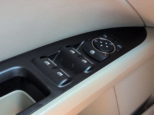 Certified 2018 Ford Fusion SE w/ Fusion SE Technology Package FWD image 29