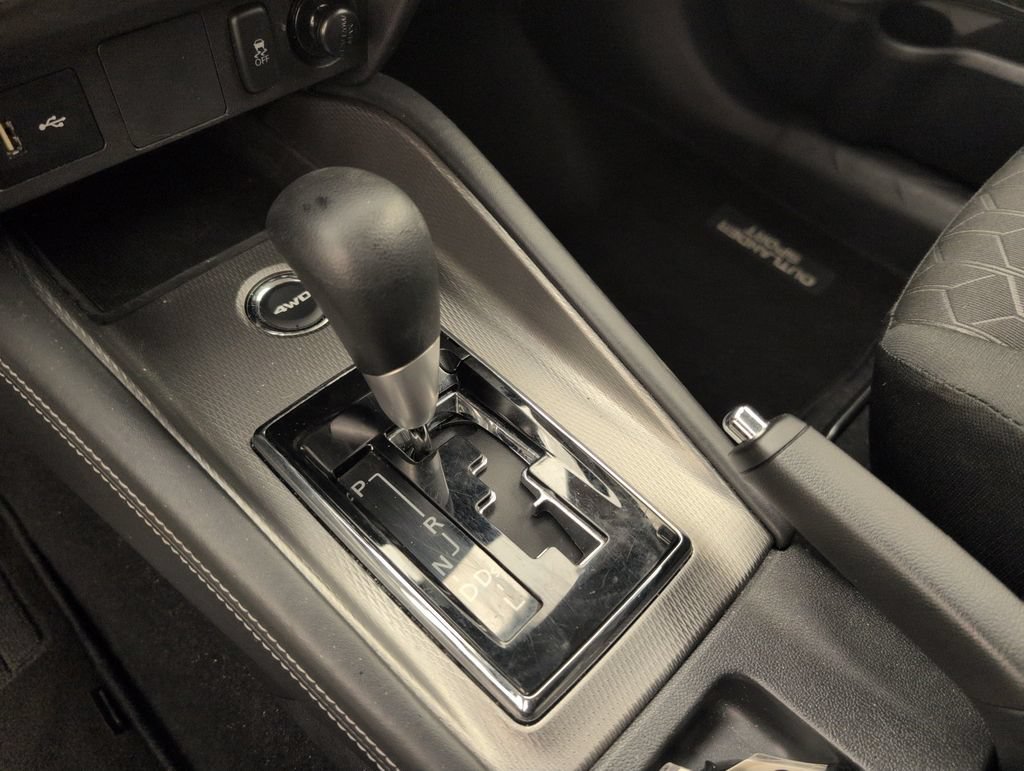 Used 2025 Mitsubishi Outlander Sport ES AWD/4WD image 27
