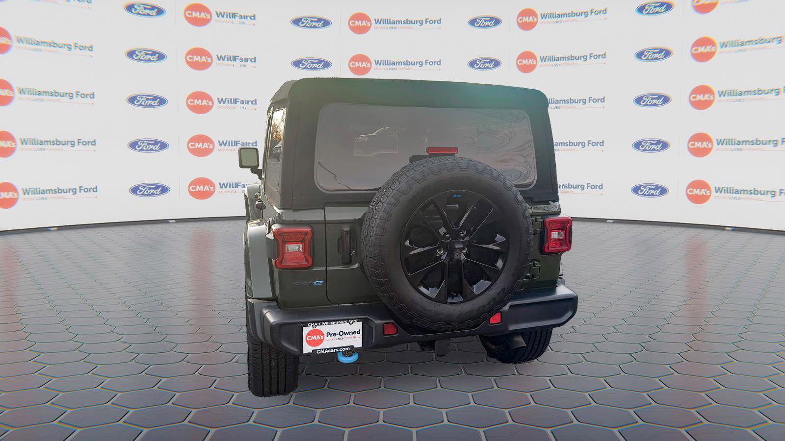 Used 2022 Jeep Wrangler Unlimited Sahara w/ Cold Weather Group image 3