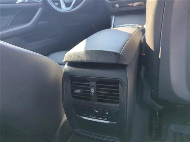 Used 2024 BMW 430i Coupe w/ Premium Package image 19