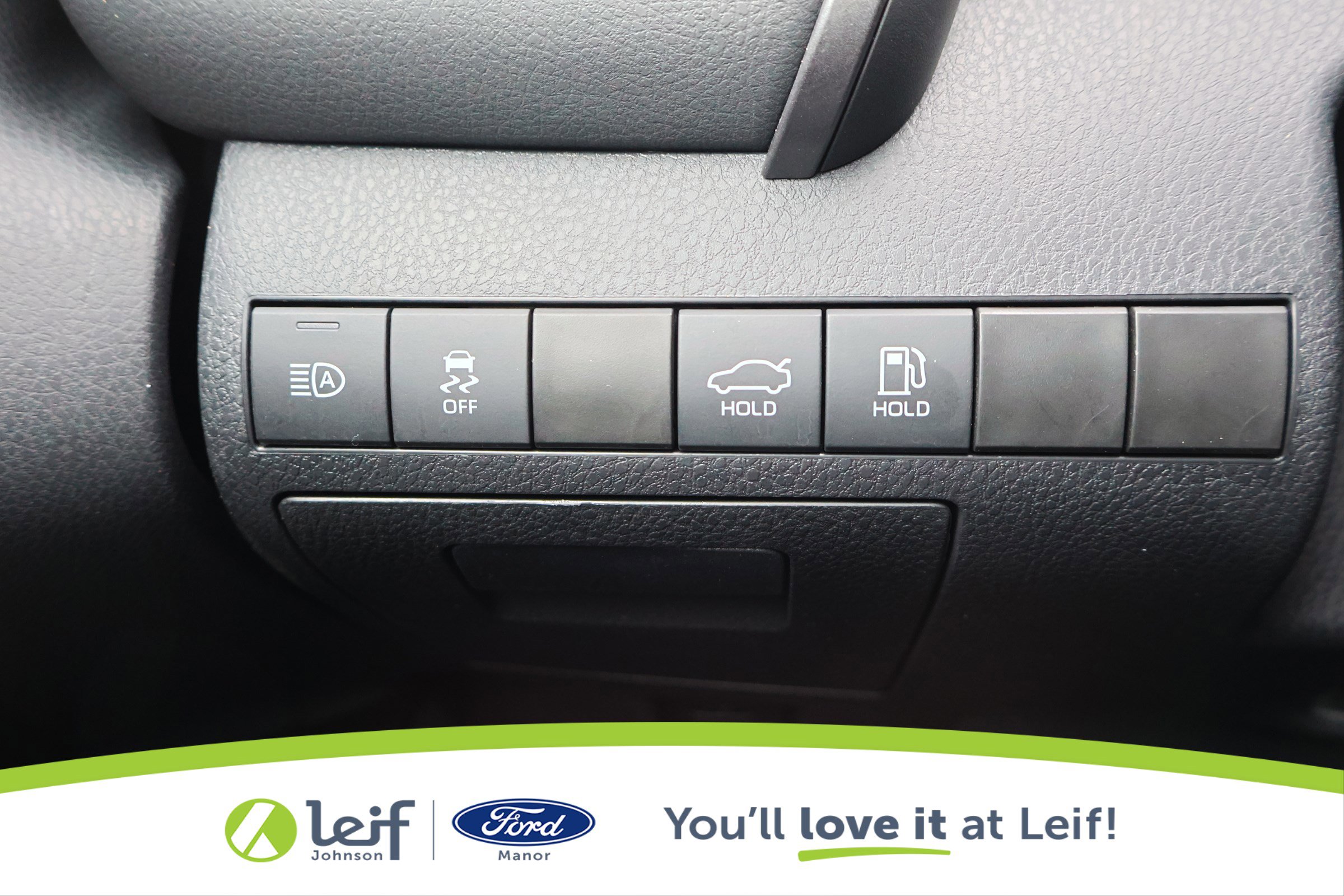 Used 2024 Toyota Camry SE image 15