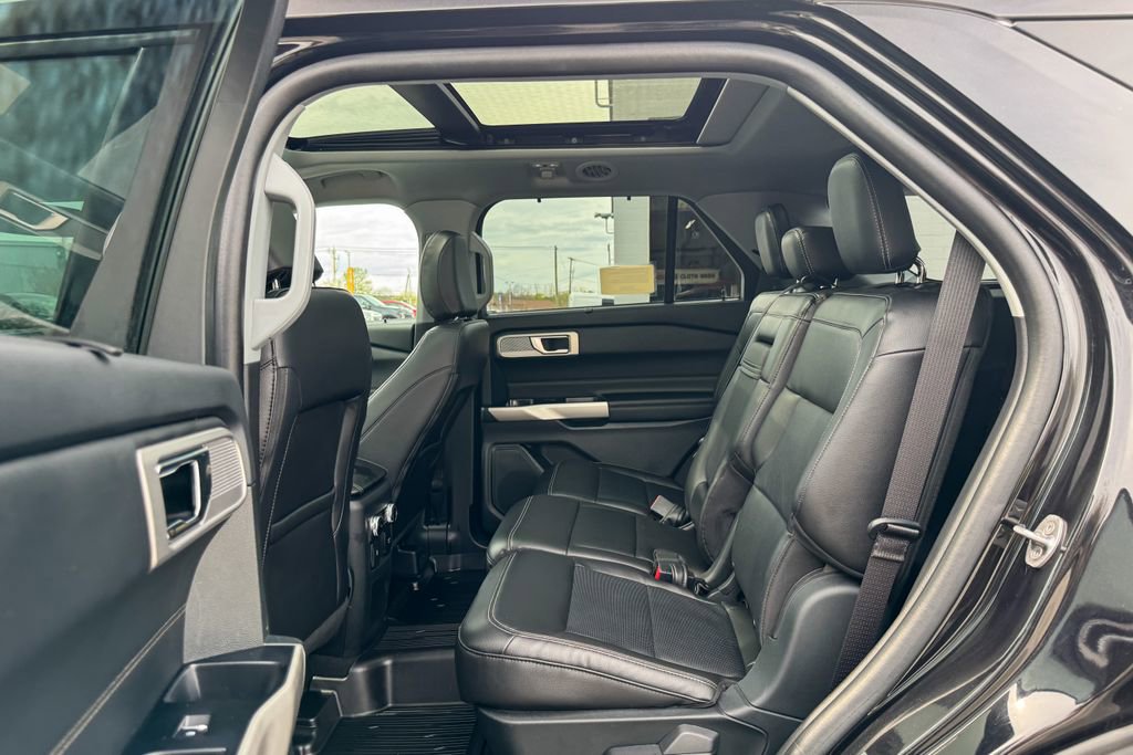 Certified 2023 Ford Explorer Limited w/ Equipment Group 301A AWD/4WD image 23