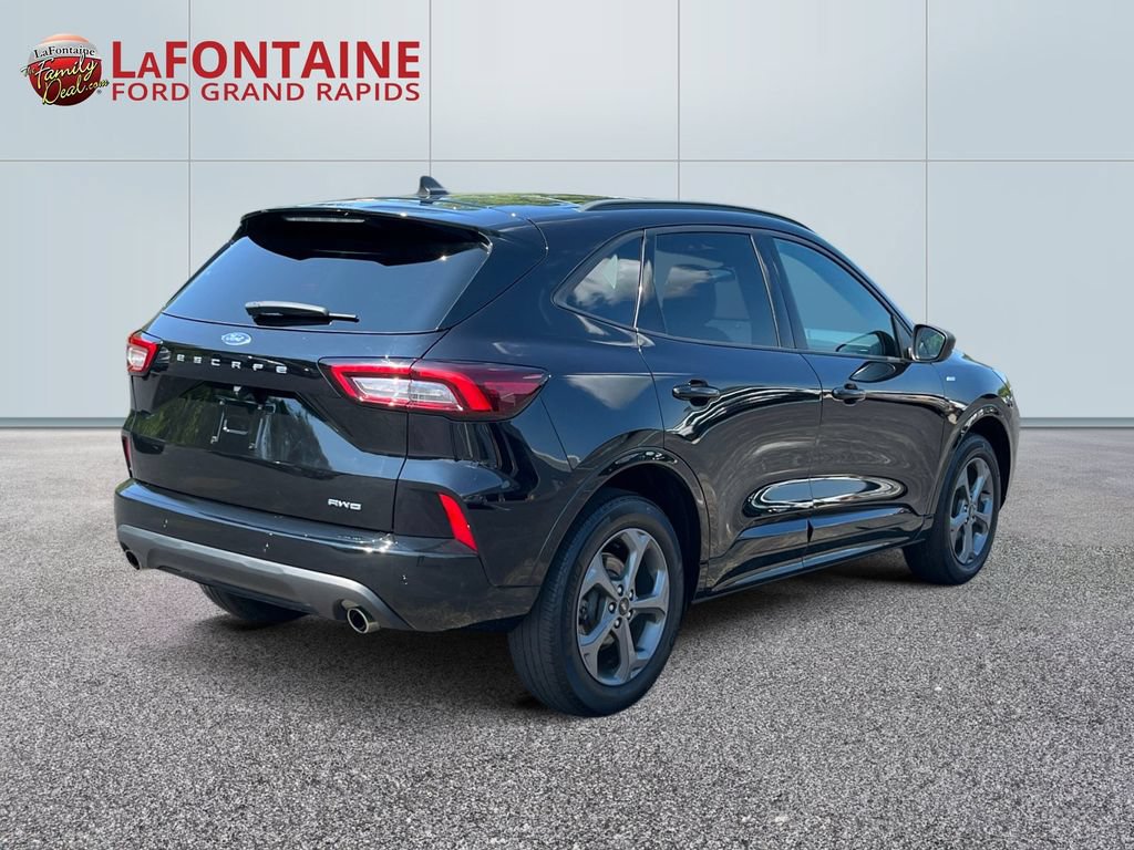 Certified 2023 Ford Escape ST-Line w/ Tech Pack #1 AWD/4WD image 7