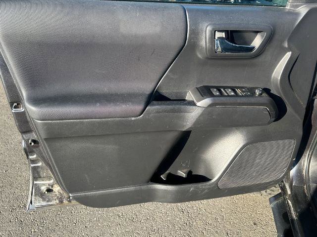 Used 2023 Toyota Tacoma TRD Off-Road w/ Black Out Package (TMS) image 17