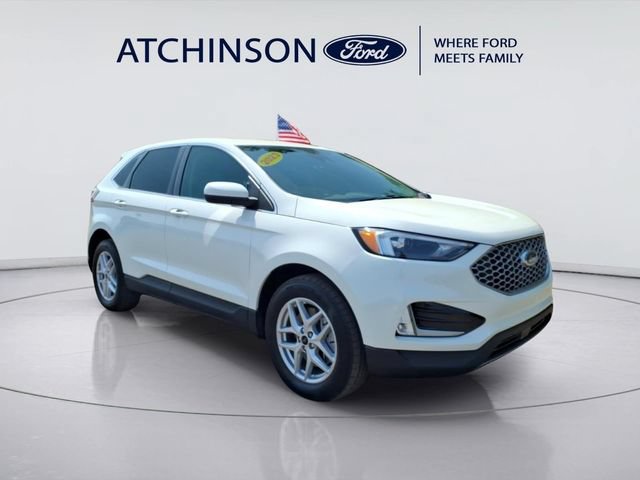 Certified 2023 Ford Edge SEL w/ Convenience Package AWD/4WD image 3