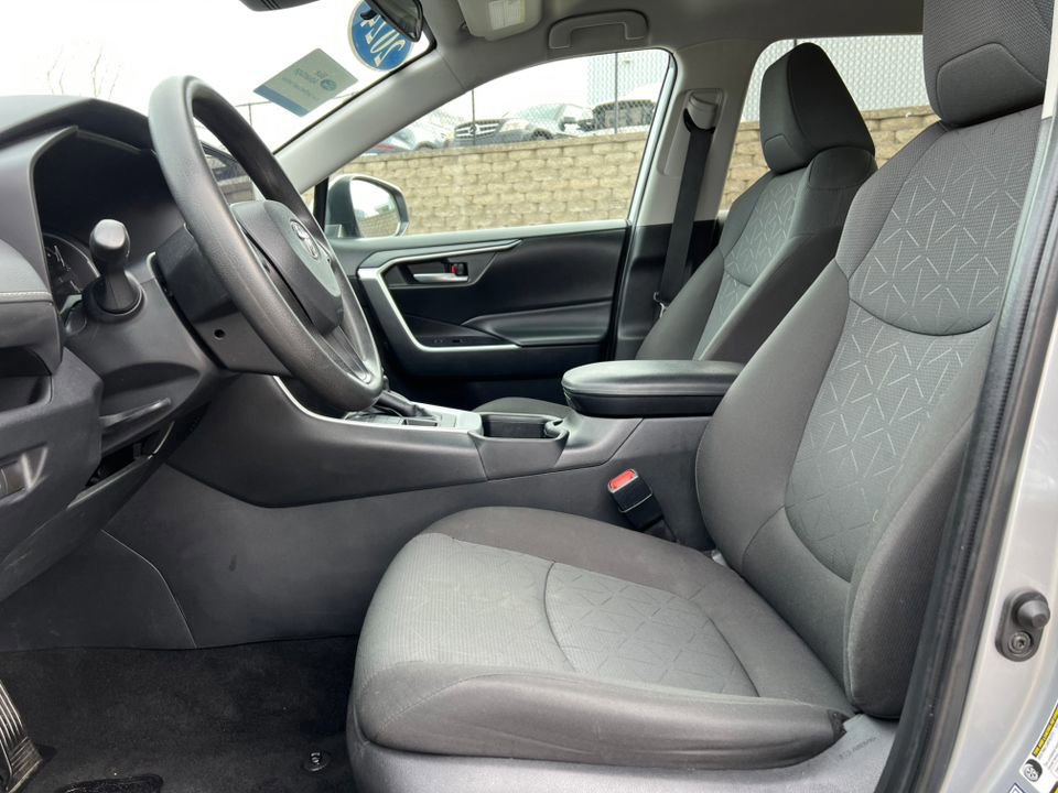 Used 2024 Toyota RAV4 XLE image 9