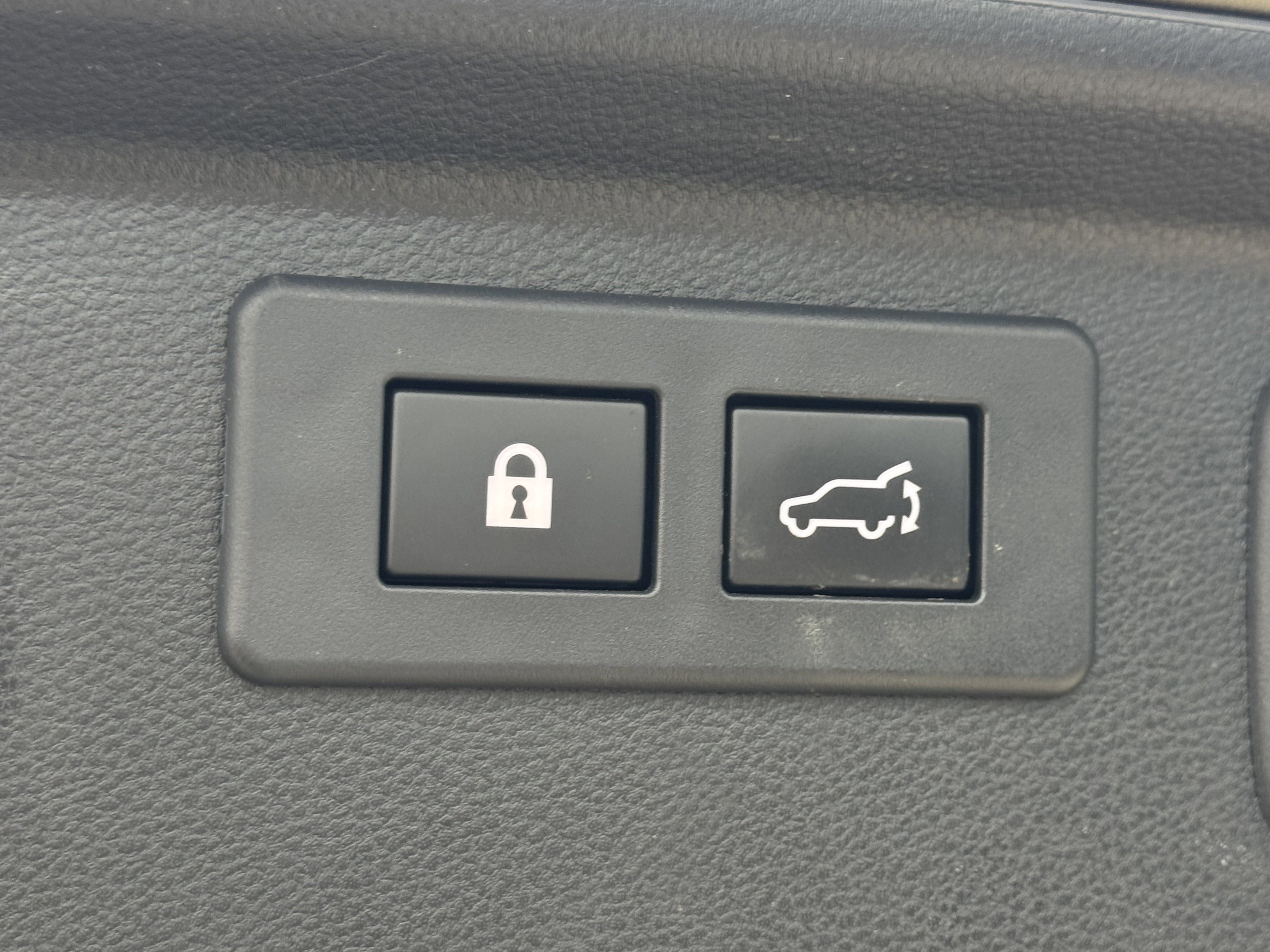 Used 2022 Subaru Forester Touring w/ Popular Package #2 image 11