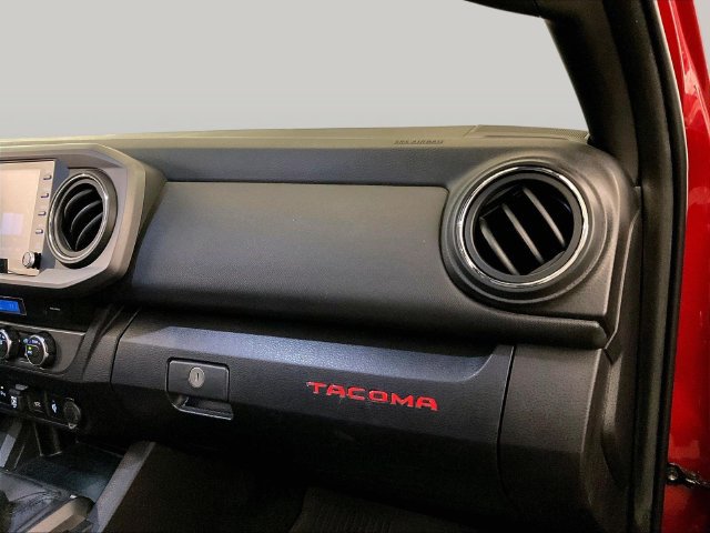 Used 2022 Toyota Tacoma TRD Off-Road w/ Technology Package AWD/4WD image 15