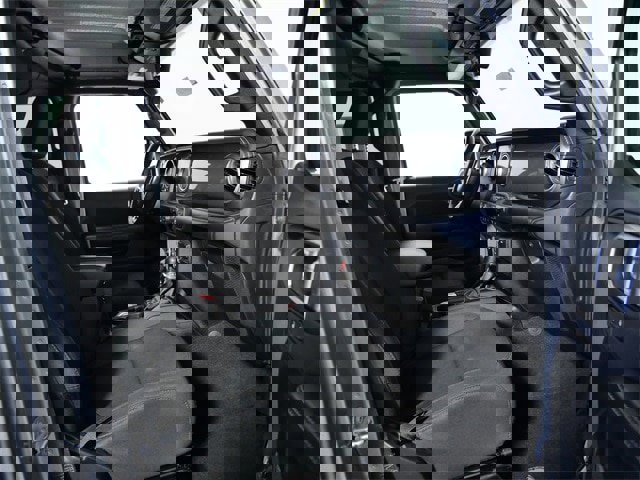 Used 2018 Jeep Wrangler Unlimited Sahara image 10