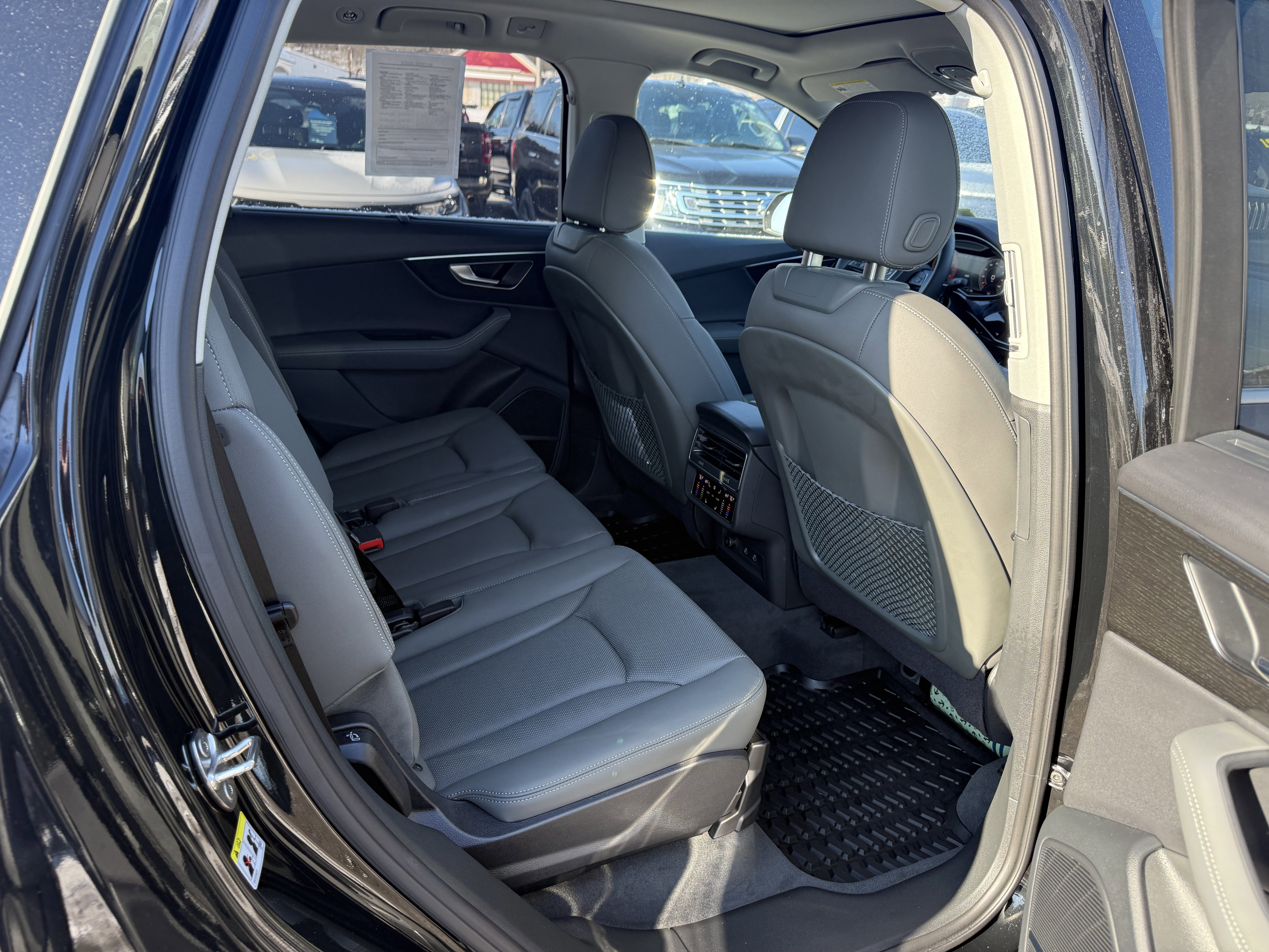 Used 2025 Audi Q7 3.0T Premium Plus image 10