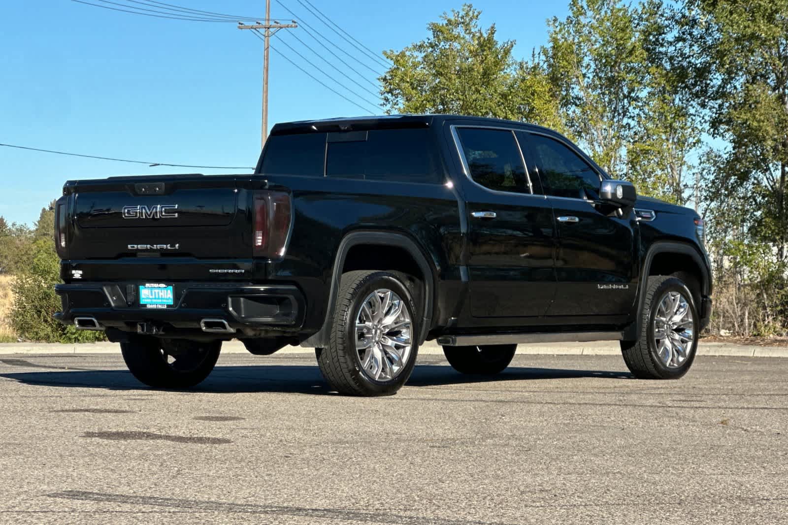 Used 2024 GMC Sierra 1500 Denali w/ Denali Reserve Package AWD/4WD image 2