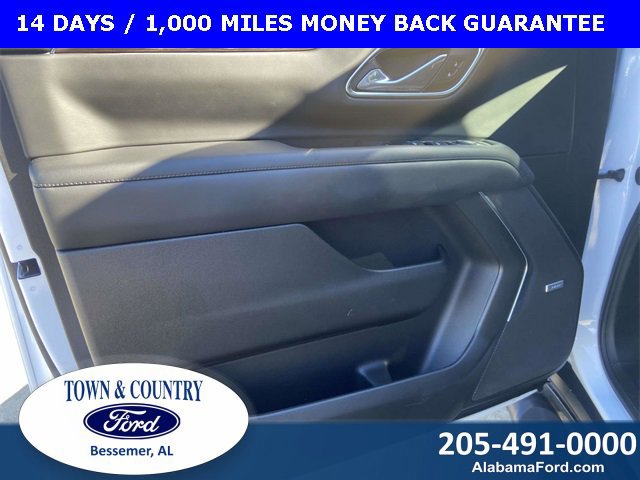 Used 2024 Chevrolet Suburban Z71 w/ Luxury Package image 15