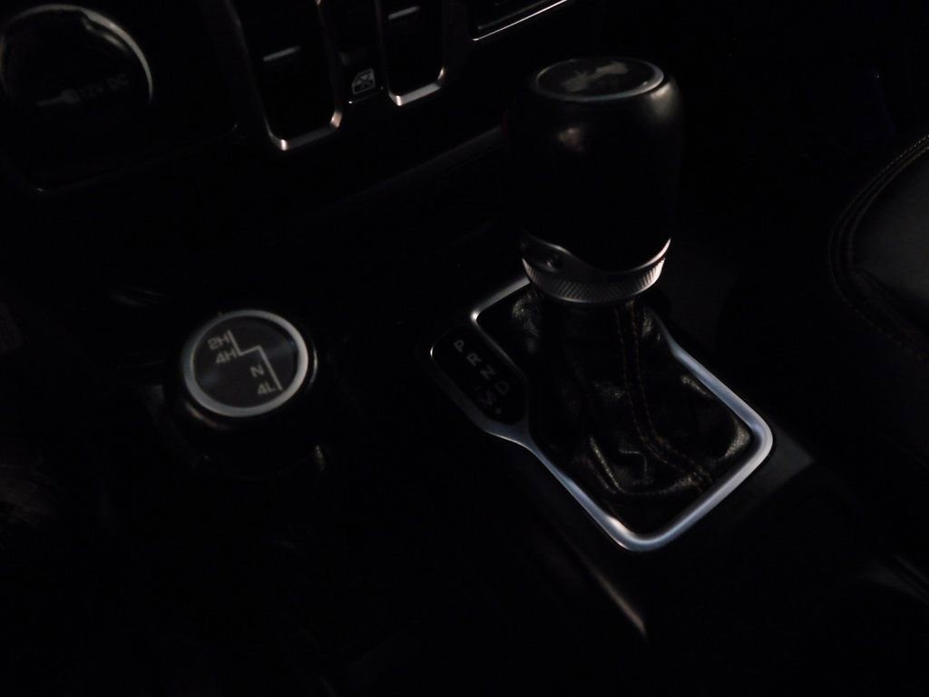 Used 2022 Jeep Wrangler Unlimited Sahara image 25