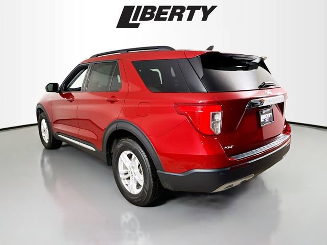 Certified 2022 Ford Explorer XLT w/ Equipment Group 202A image 3