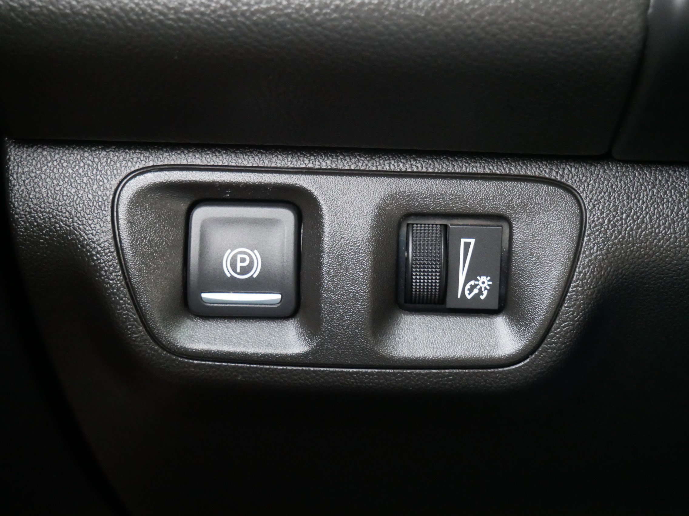 Used 2018 GMC Acadia Denali image 26