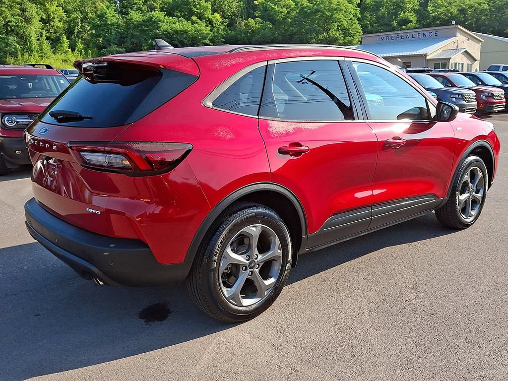 Certified 2025 Ford Escape ST-Line w/ Tech Pack #1 AWD/4WD image 11