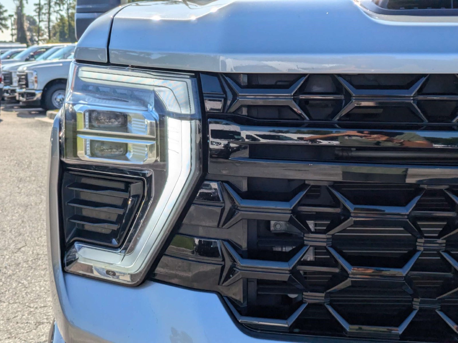 Used 2025 Chevrolet Silverado 2500 ZR2 w/ Technology Package AWD/4WD image 10