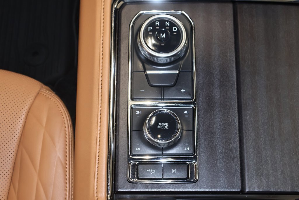 Certified 2024 Ford Expedition Platinum image 38