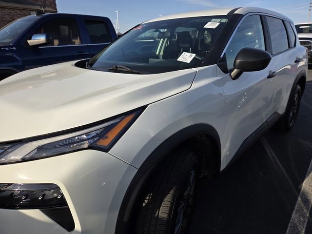 Used 2024 Nissan Rogue S video 2