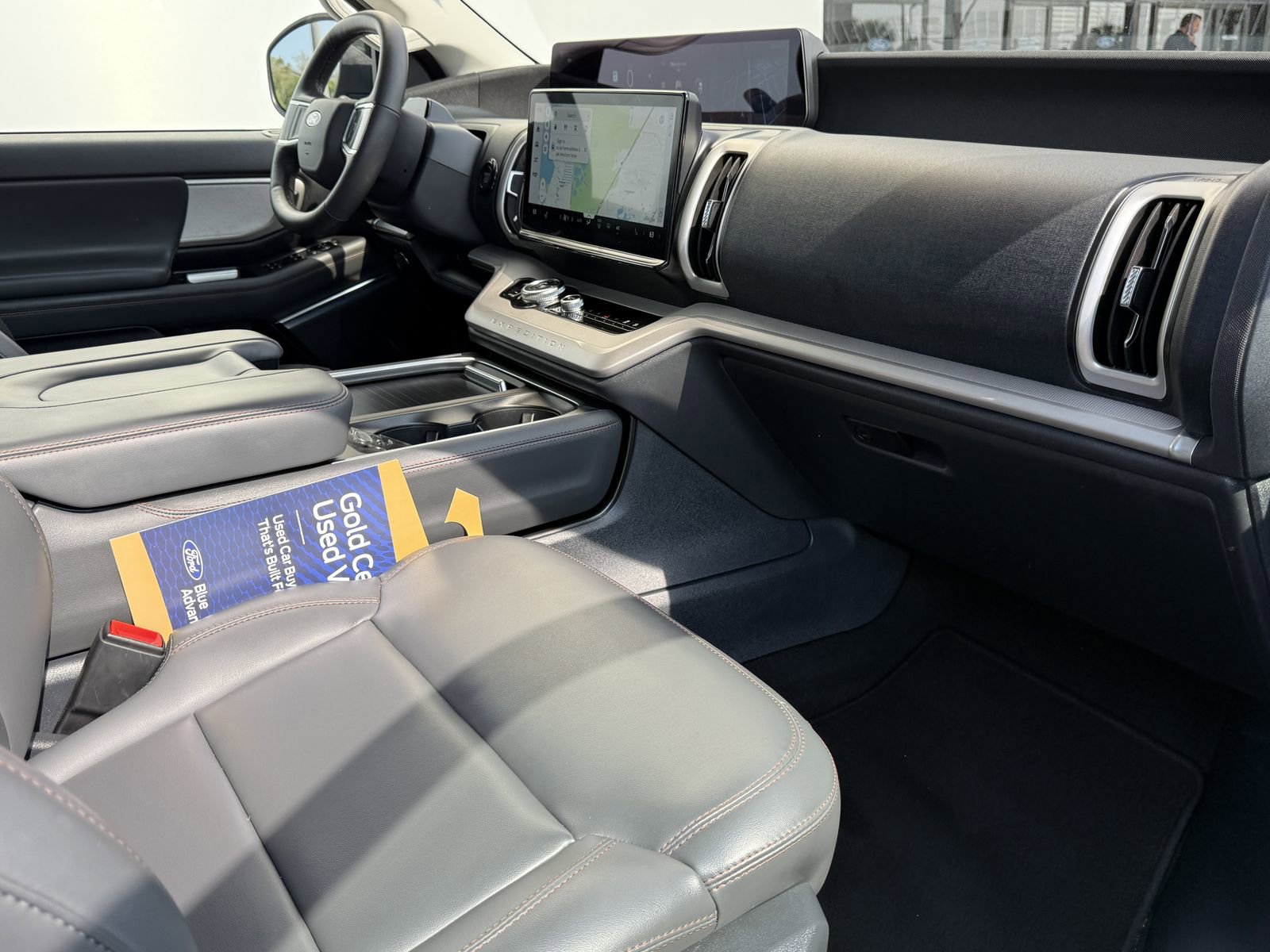 Certified 2025 Ford Expedition Active image 9