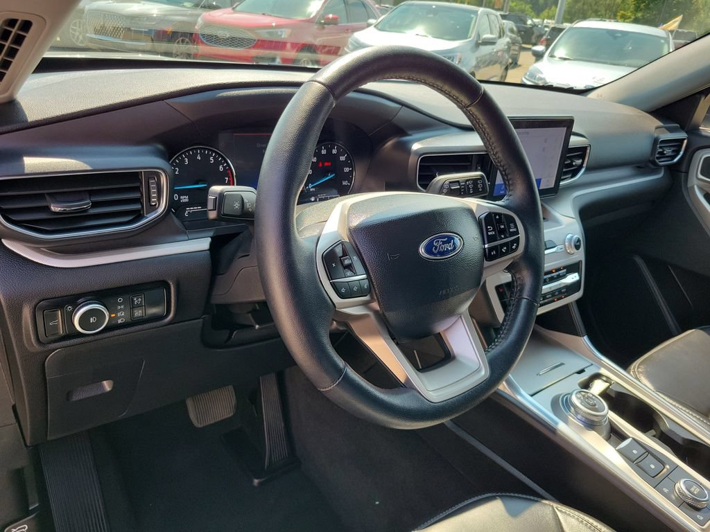 Certified 2023 Ford Explorer XLT w/ Equipment Group 202A AWD/4WD image 10