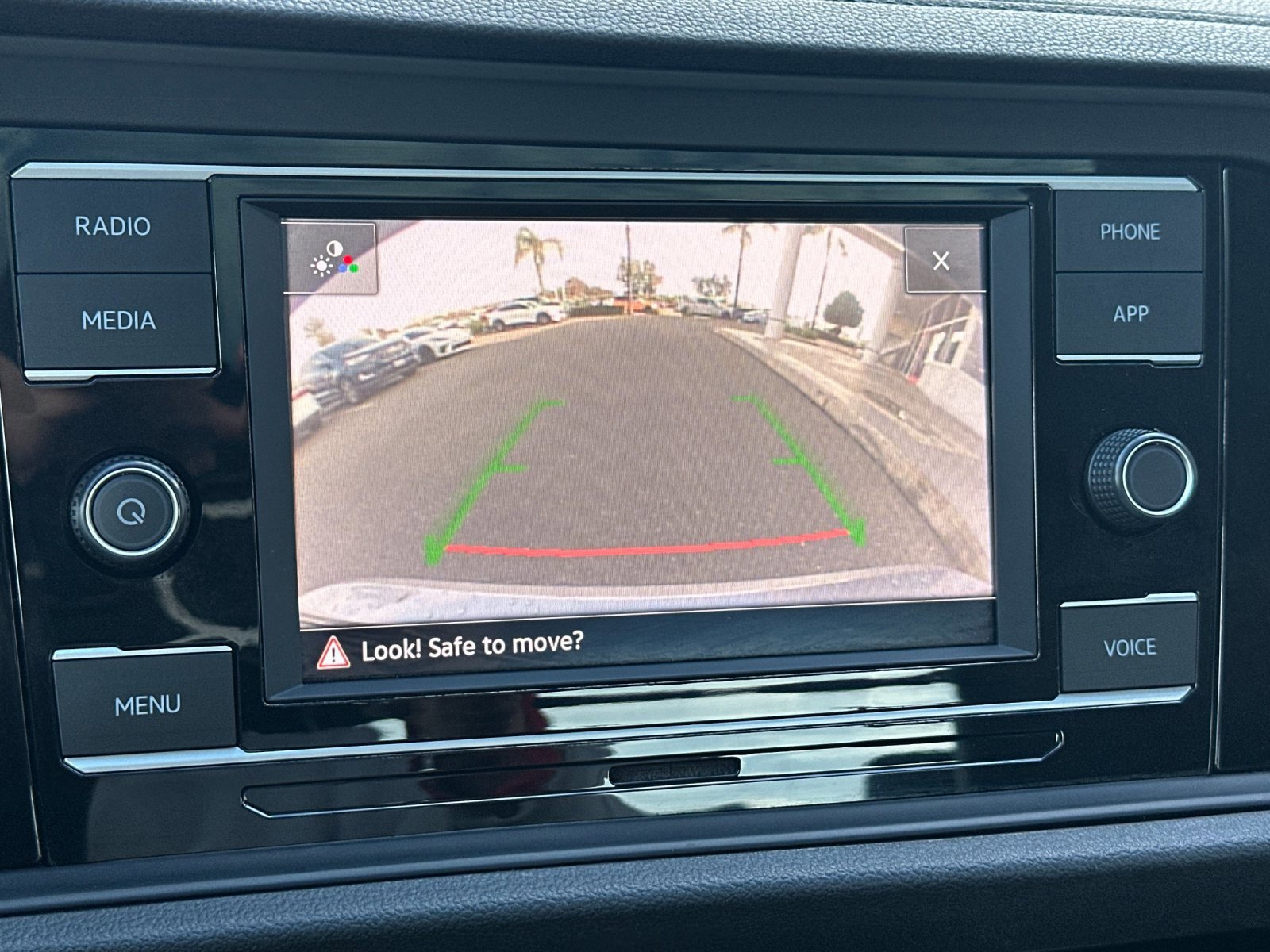 Used 2021 Volkswagen Jetta SE image 17