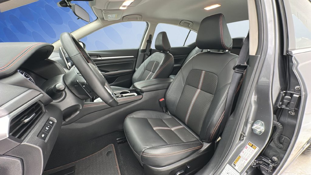 Used 2025 Nissan Altima 2.5 SR FWD image 14