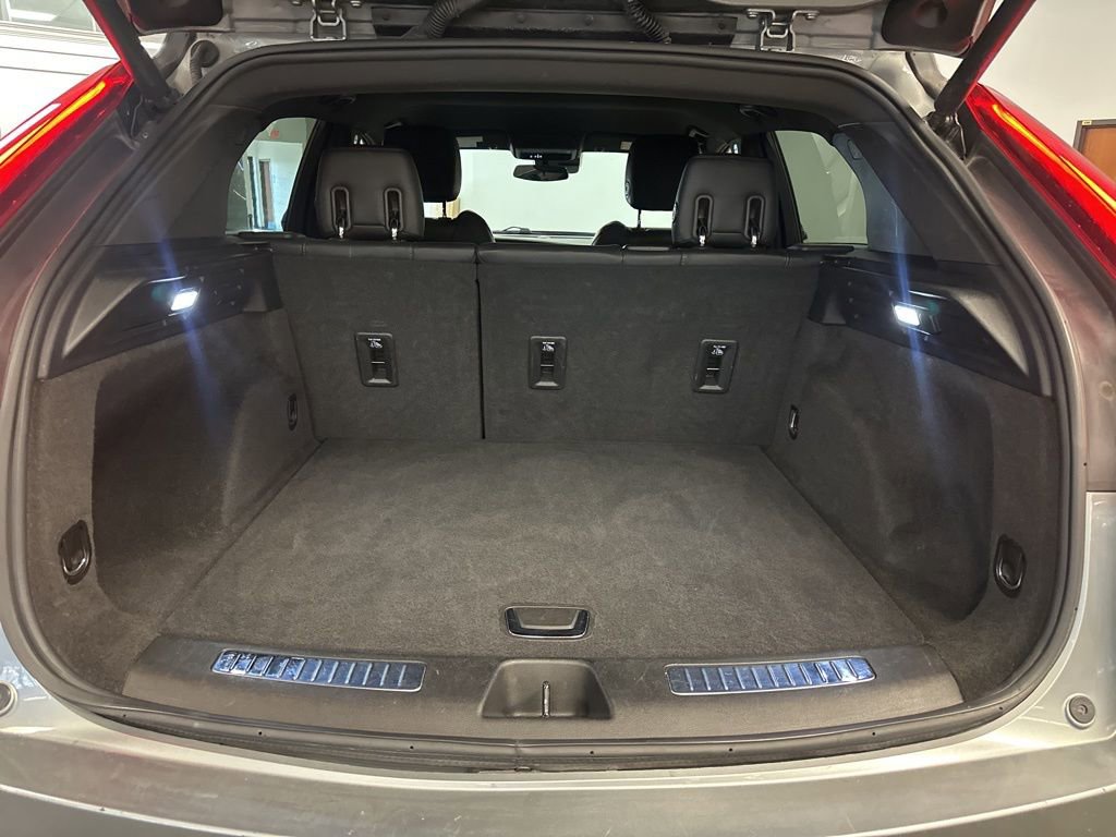 Used 2023 Cadillac XT4 Premium Luxury image 12