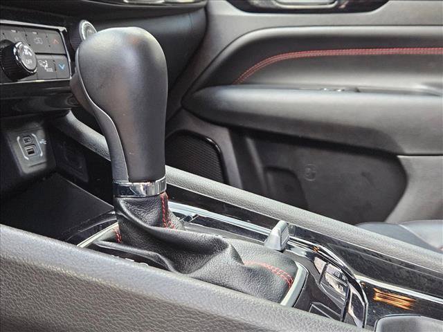 Used 2025 Jeep Compass Trailhawk AWD/4WD image 14