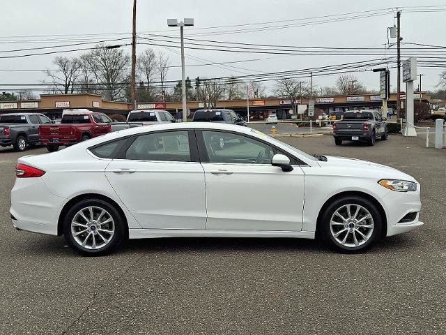 Certified 2017 Ford Fusion SE w/ Fusion SE Technology Package image 5