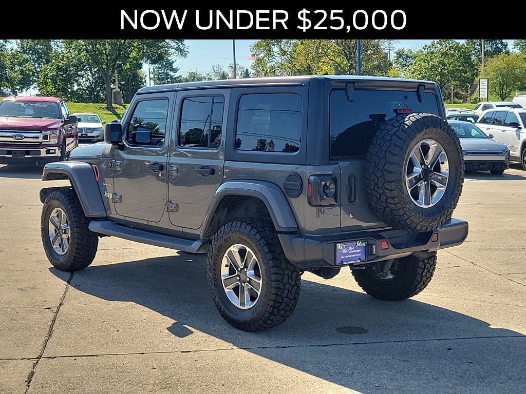 Used 2019 Jeep Wrangler Unlimited Sahara AWD/4WD image 3