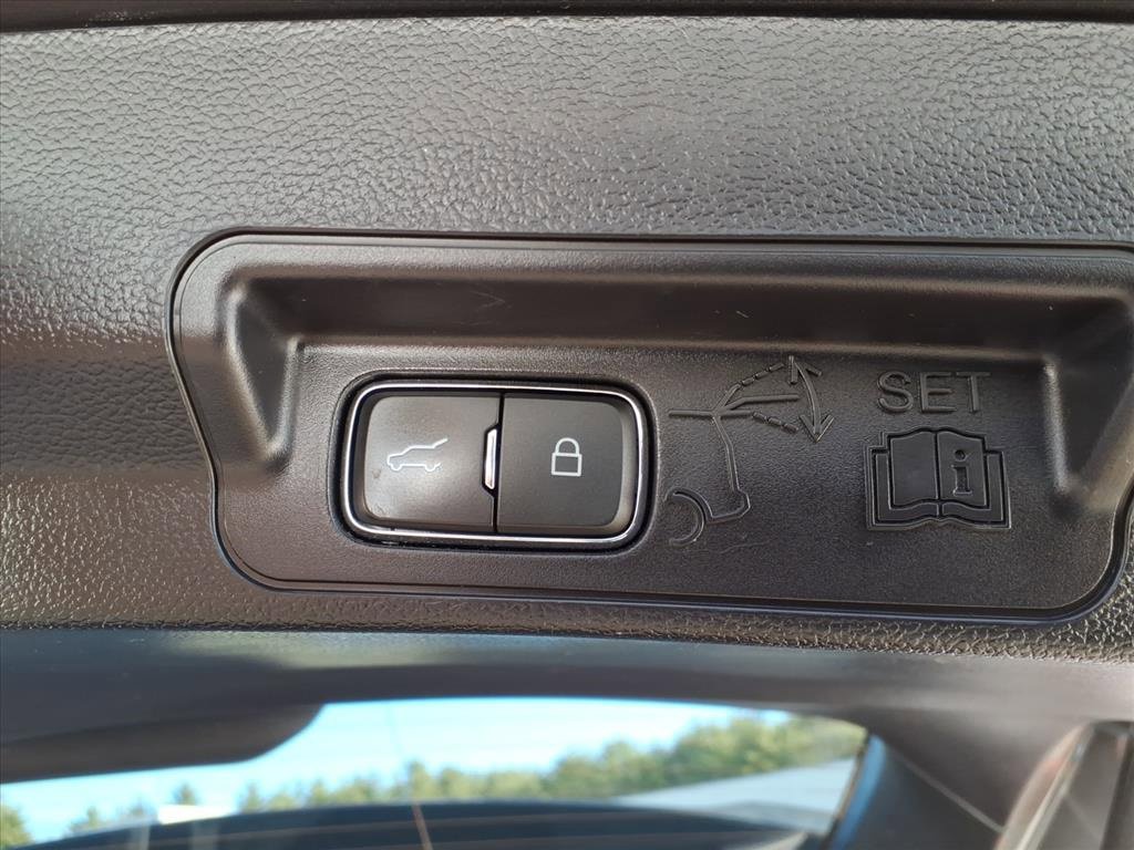 Certified 2021 Ford Explorer Platinum w/ Equipment Group 601A image 12