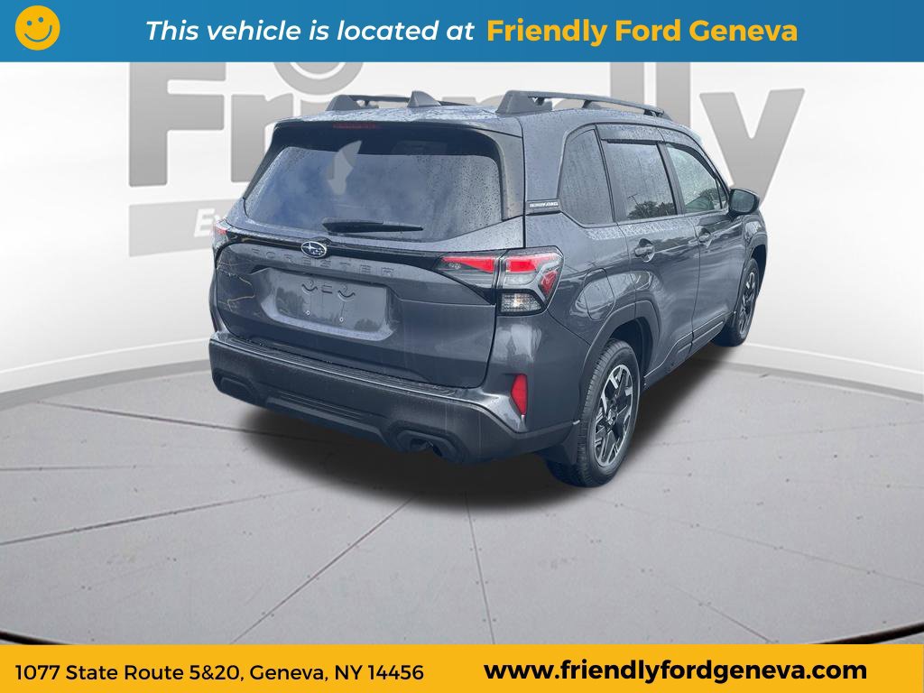 Used 2025 Subaru Forester Premium AWD/4WD image 5