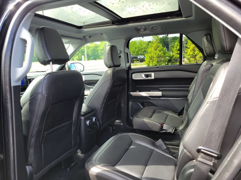 Certified 2022 Ford Explorer Limited w/ Equipment Group 301A AWD/4WD image 23