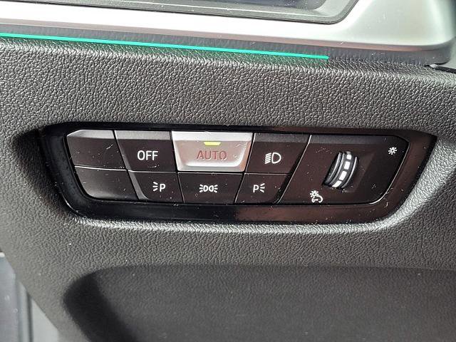 Used 2022 BMW 330i Sedan w/ Convenience Package image 18